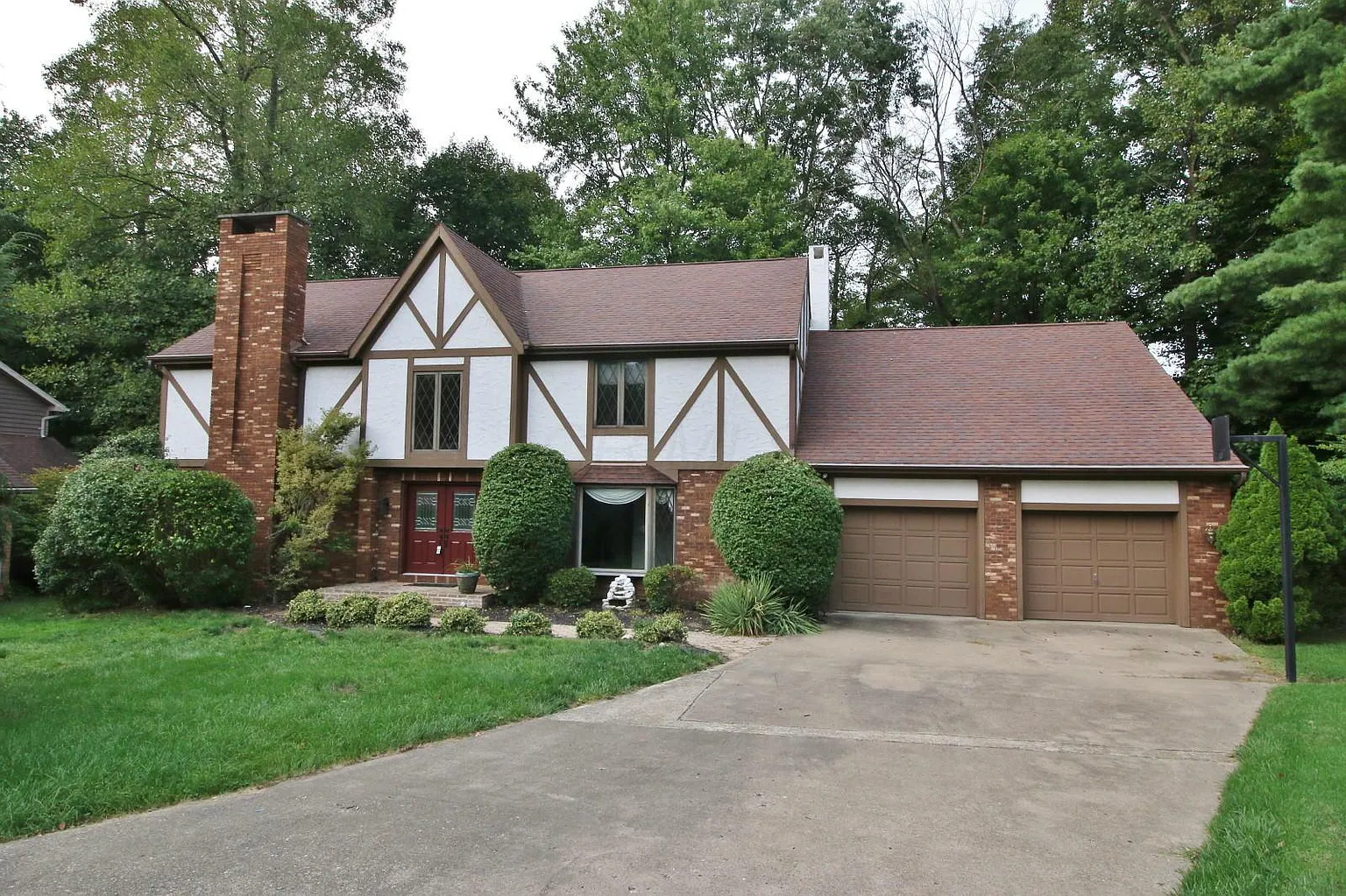 891 Southeast Ct photo 1