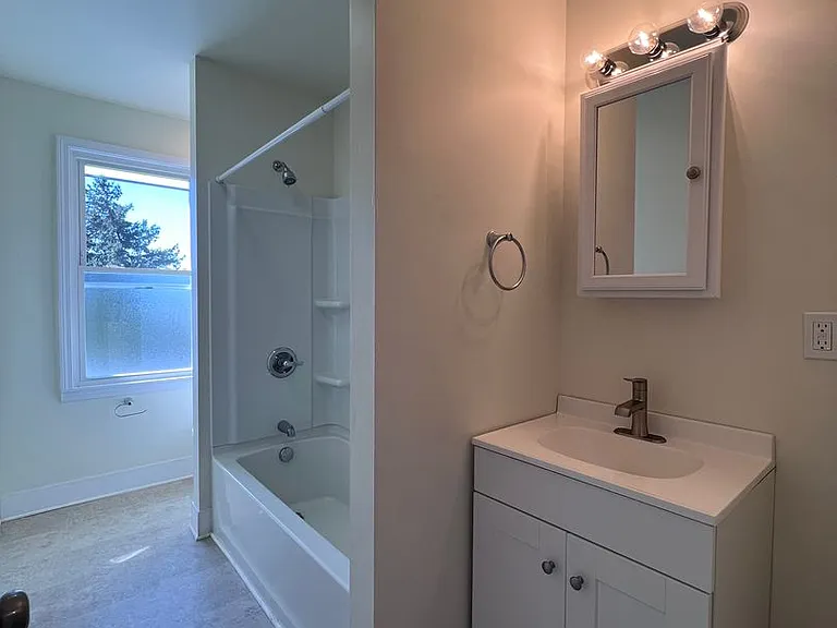 2918 Devlin St — Photo 15