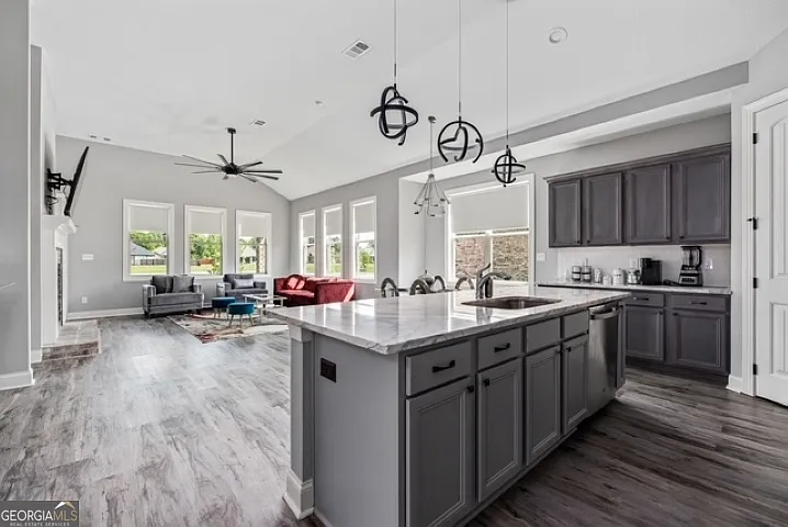 112 Gwendolyn Ave — Photo 5