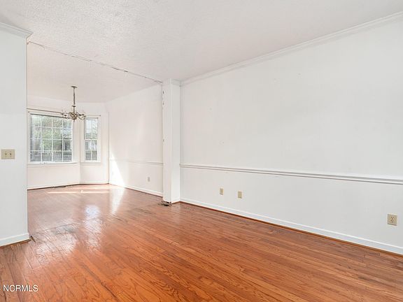 5th image of 706 Owens Court