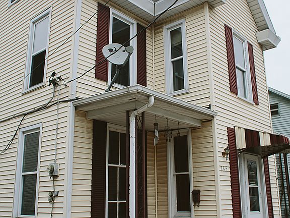 2nd image of 265 E Washington St