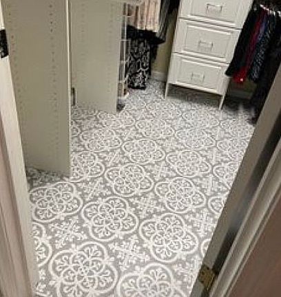 Walk in closet flooring