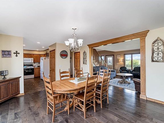 4th image of 2425 Ritchie Rd