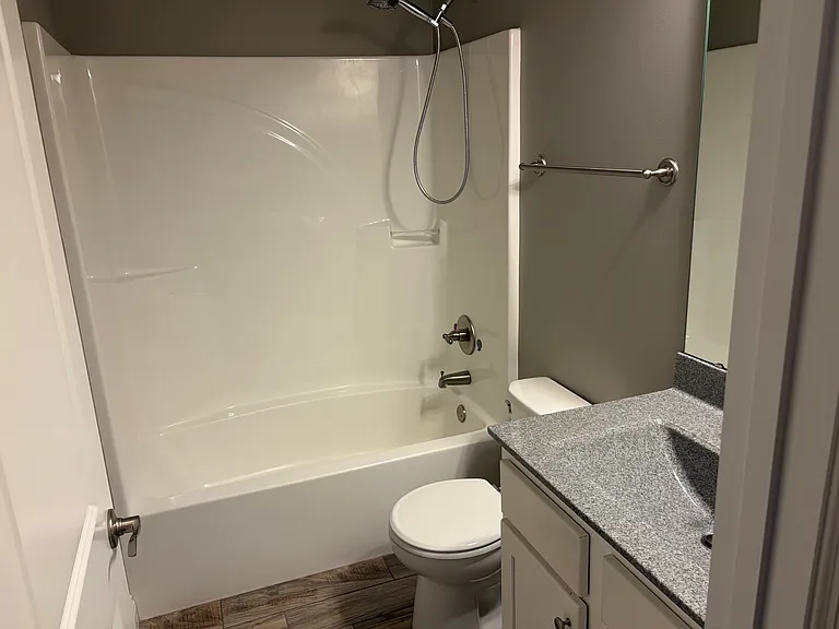 442 Honeysuckle Creek Dr — Photo 10