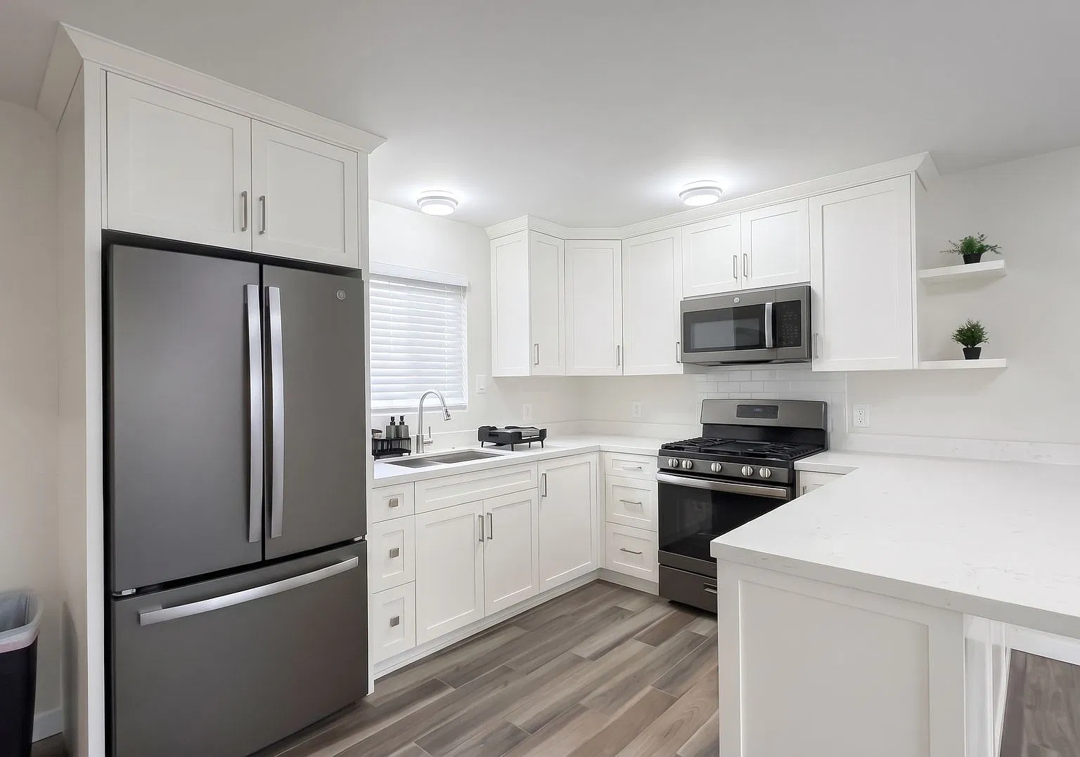 10310 S. Main Street — Photo 1