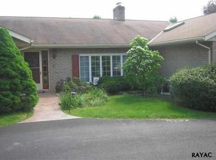 221 Ross Rd, Hanover, PA 17331