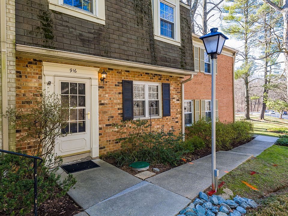 1st image of 916 College Pkwy #13