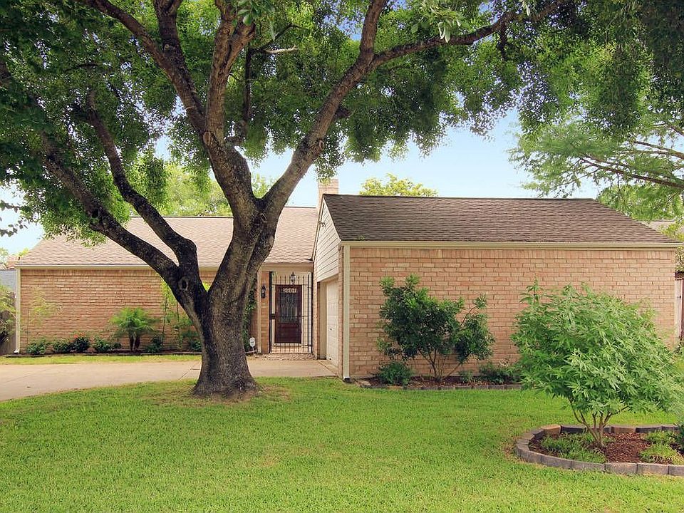 1st image of 2307 Gray Falls Dr
