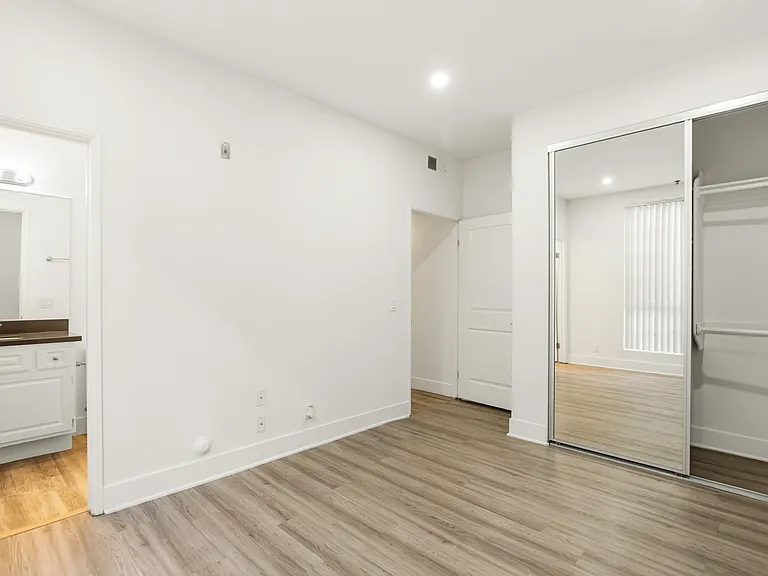 2BD (D) - Master Bedroom