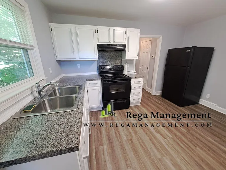 912 Pittsburg Ave — Photo 7