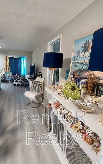 4122 Hampton Dr — Photo 5