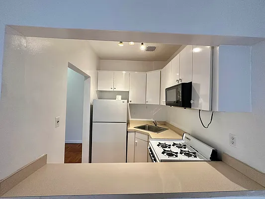 Rented by Oxford Property Group | media 18