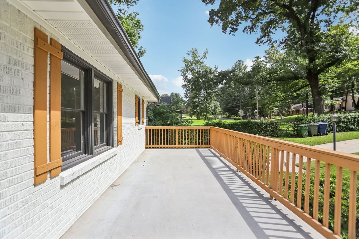 next background image