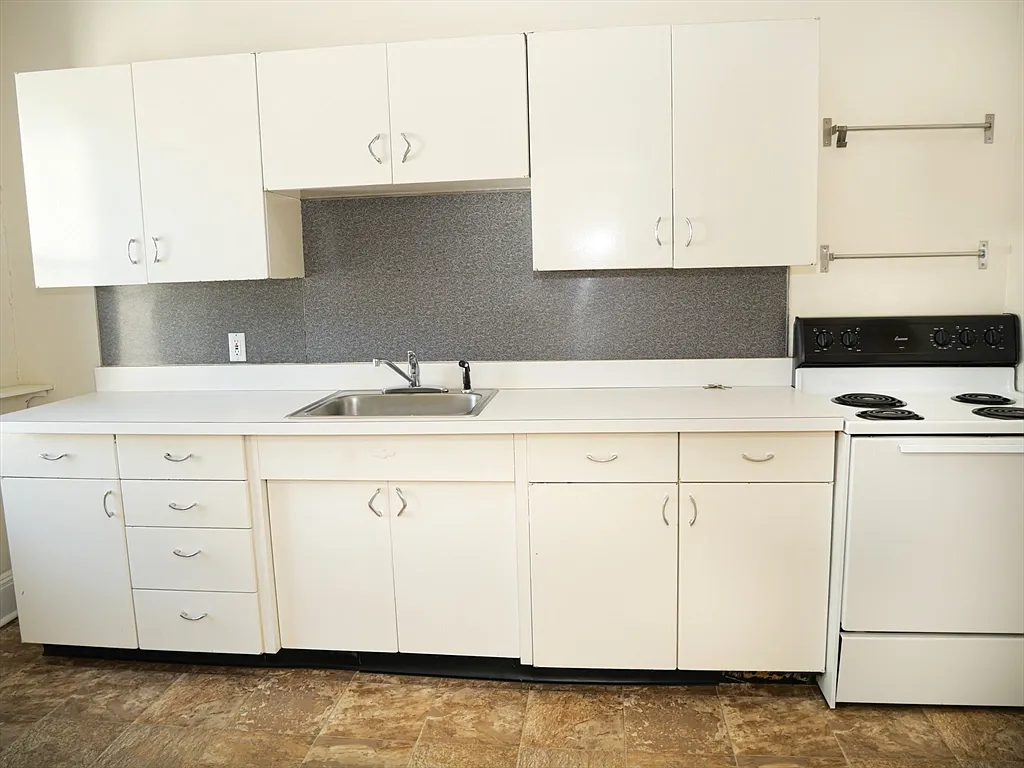 Building Photo - 397 Harvard St #5
