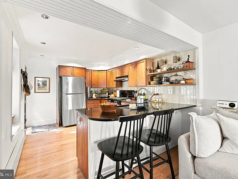 124 Grape St — Photo 8