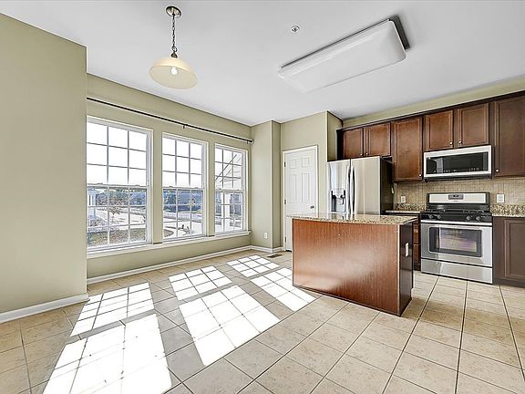 Kitchen with breakfast nook
