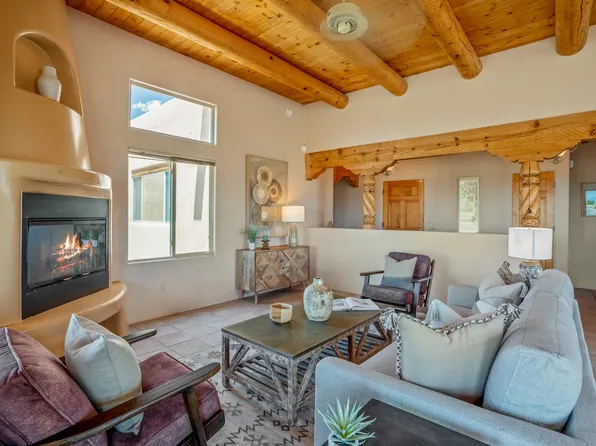 3 La Paz Loop, Santa Fe, NM 87508
