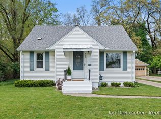 929 Marcia St SW, Wyoming, MI 49509