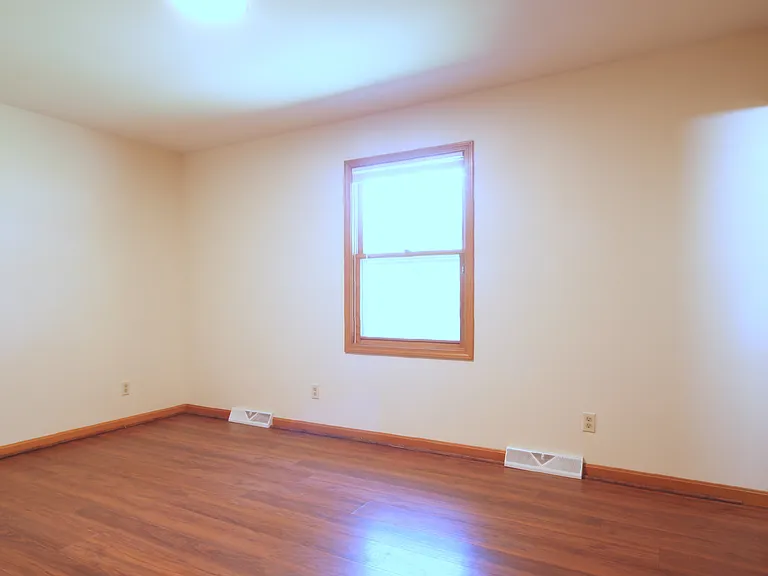 7666 Gourley Ln — Photo 17