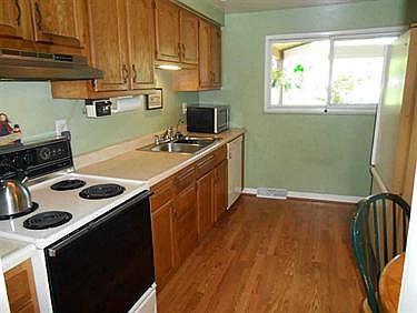 4th image of 6048 Oak Park Dr