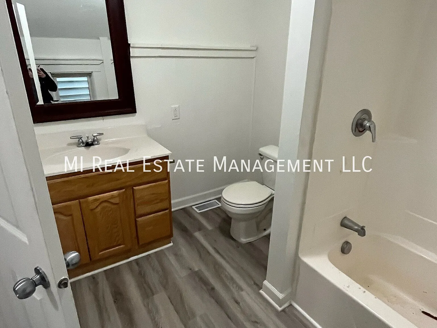 2 bed, 1.0 bath, 1100 sqft, $1,350 — Photo 4