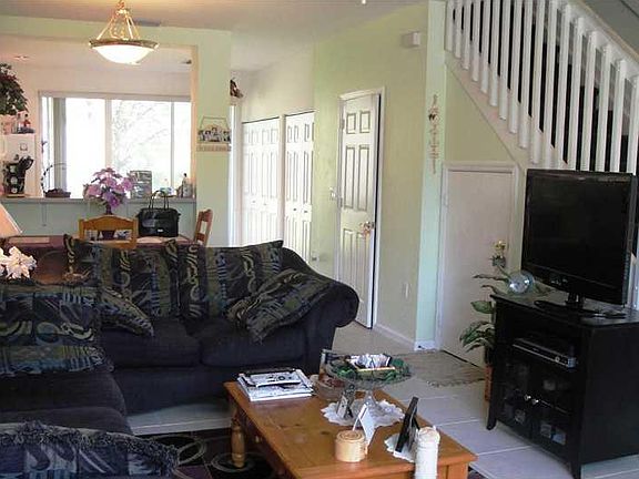 3rd image of 733 NW 42nd Avenue #733