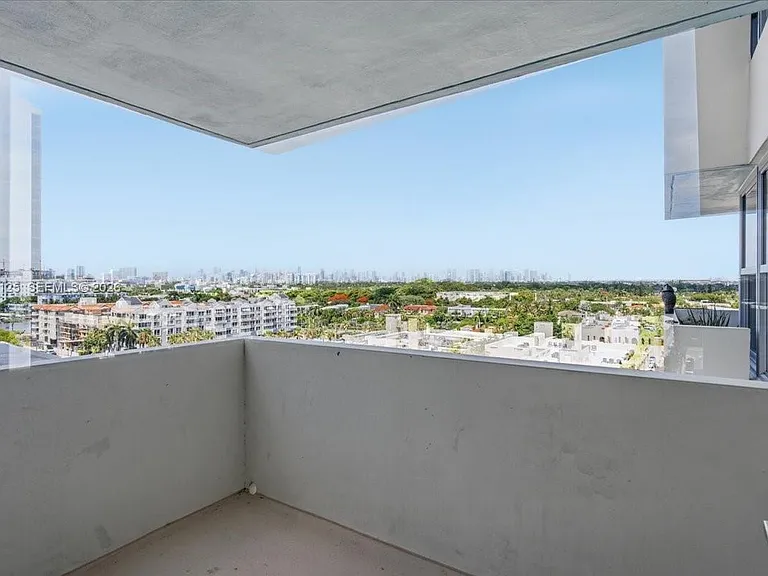 2899 Collins Ave #1022 — Photo 22