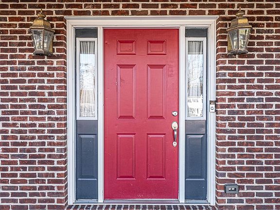 3rd image of 307 Carrituck Ct