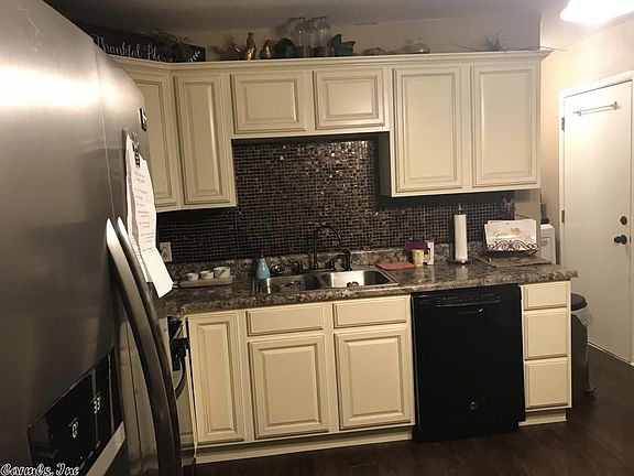 3rd image of 1103 E 8th St