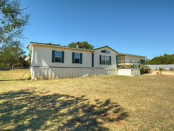 3rd image of 901 Jennifer Ln