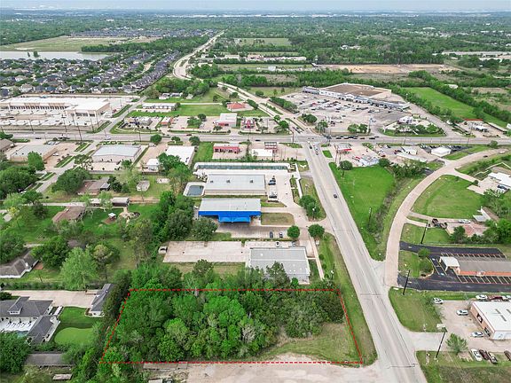 3rd image of Manvel Rd