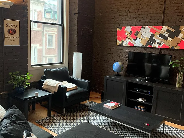 1512 Walnut Street — Photo 2