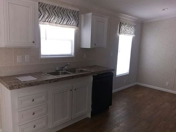 4th image of 4000 24th St N #255