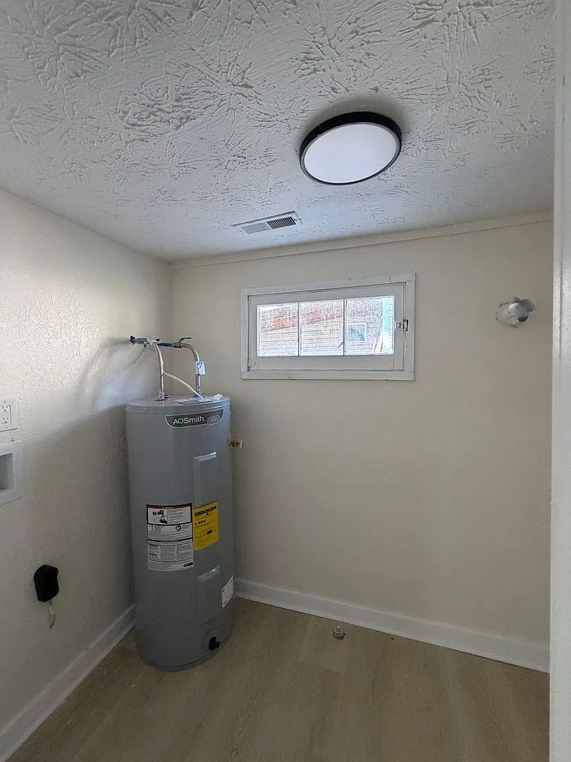 One Bedroom Guest Cottage — Photo 4