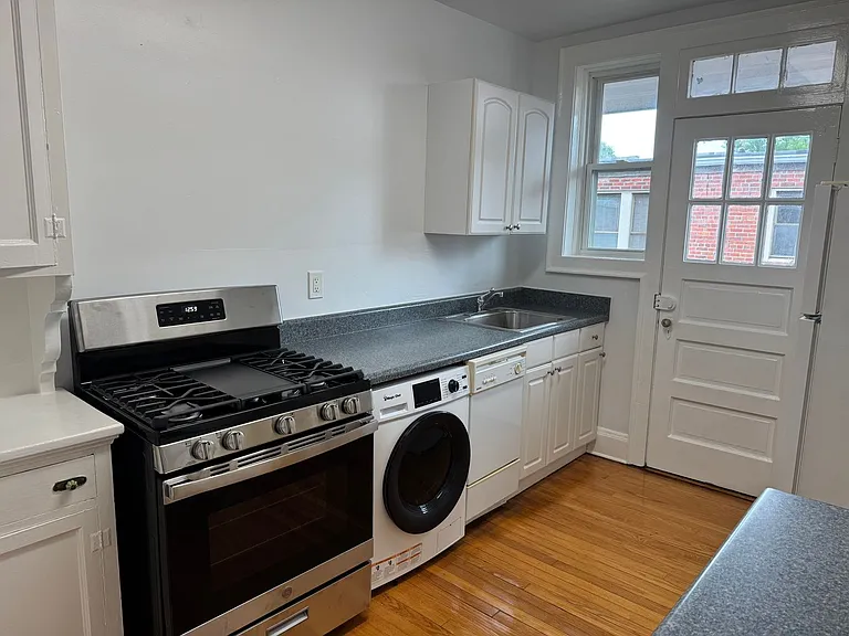 349 W Bute St — Photo 2