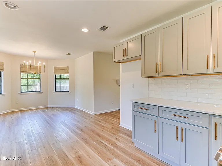 139 Crawford Dr — Photo 17