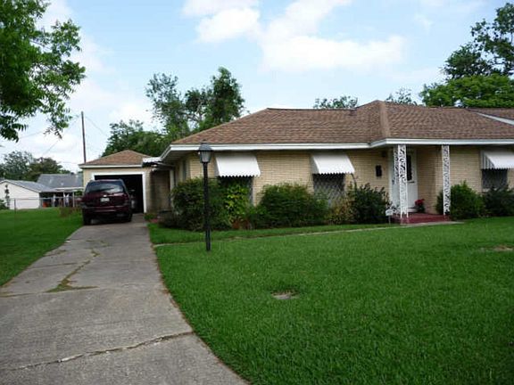2nd image of 406 McConnico Dr