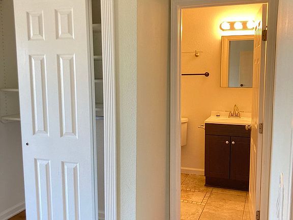 5th image of 470 20th St APT 305