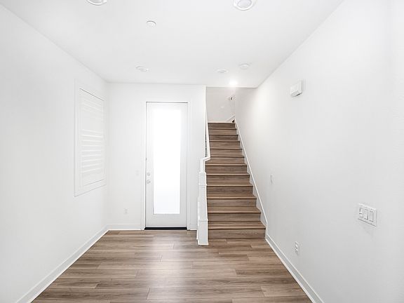 5th image of 2605 Derby Ct