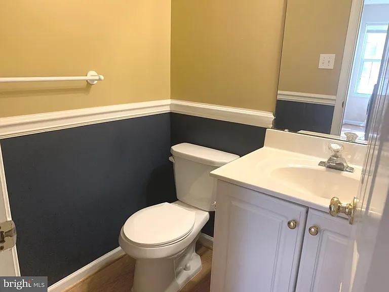 7931 Carriage Dr — Photo 20