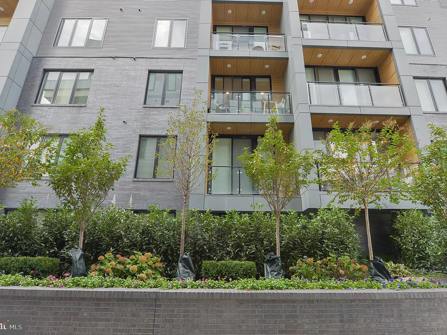 1 bed, 99036 sqft, $1,862 — Photo 2