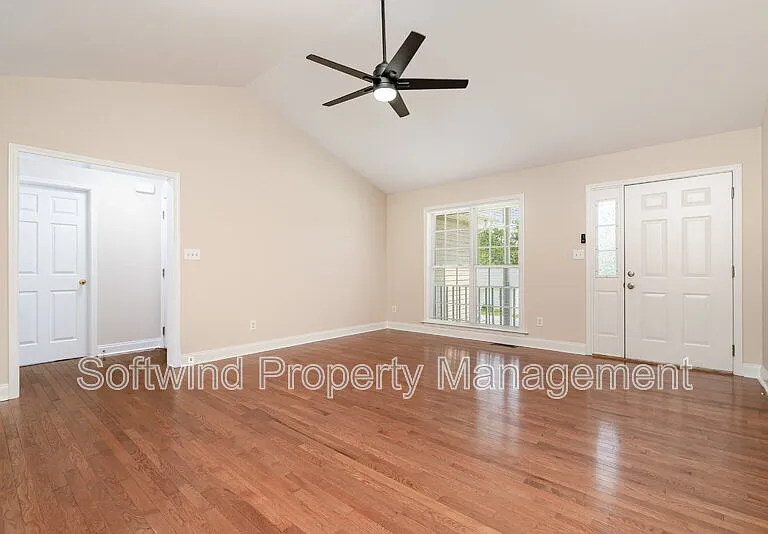 1803 Red Bird Cir SE — Photo 5
