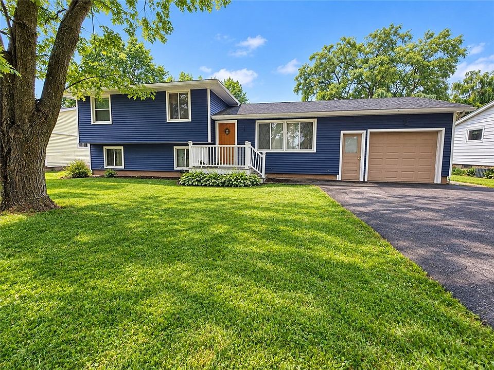 1st image of 3 Currier Ln