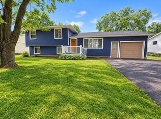 3 Currier Ln, Rochester, NY 14624
