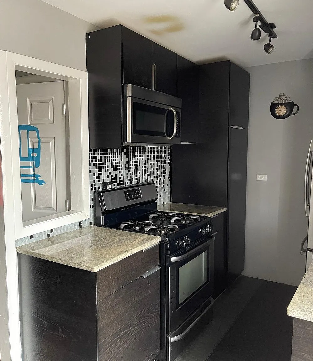 2 bed, 800 sqft, $1,695 — Photo 2