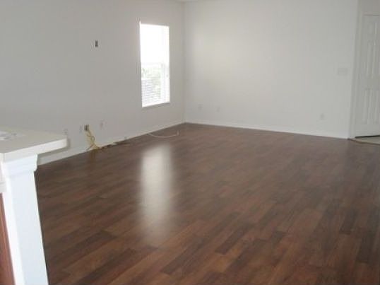 3rd image of 1219 Blackwater Pond Dr