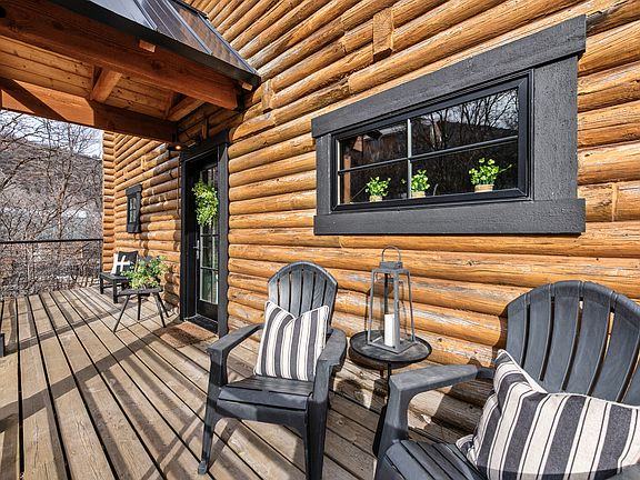 3rd image of 1134 Maple Ln