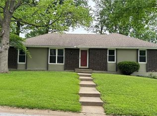 915 SW 18th St, Blue Springs, MO 64015