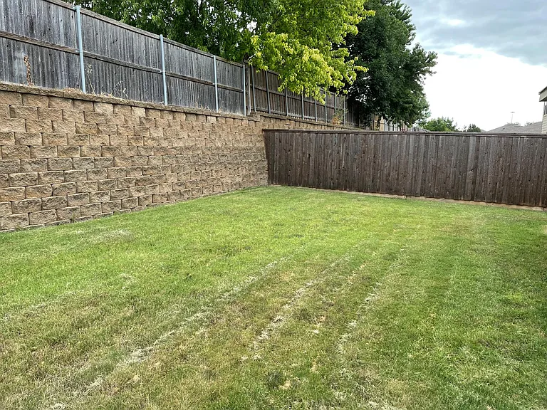 2328 Gabriel Dr — Photo 20