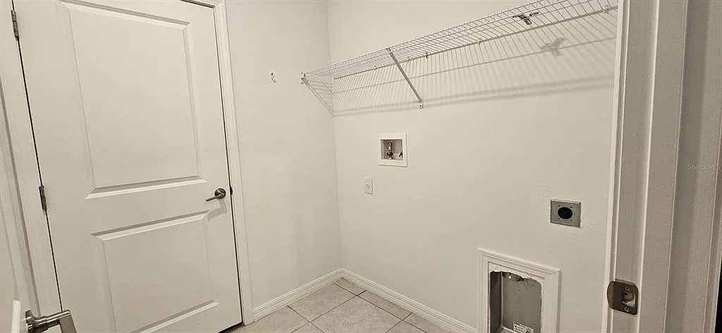 5 bed, 2.5 bath, 2217 sqft, $2,549 — Photo 3